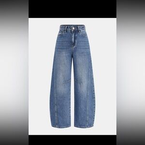 Commense Denim Curved-Legs Jeans in Blue